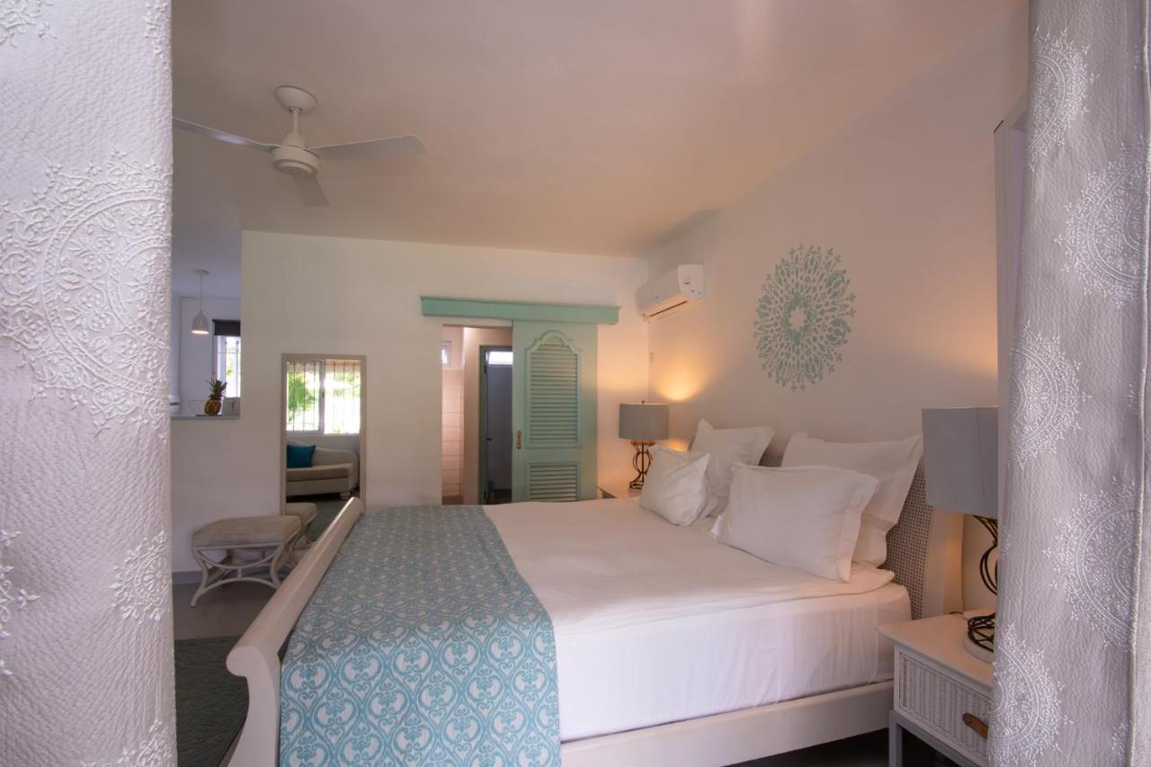 Le Mandala Moris Guesthouse Pointe Aux Canonniers Grand Baie Exterior photo