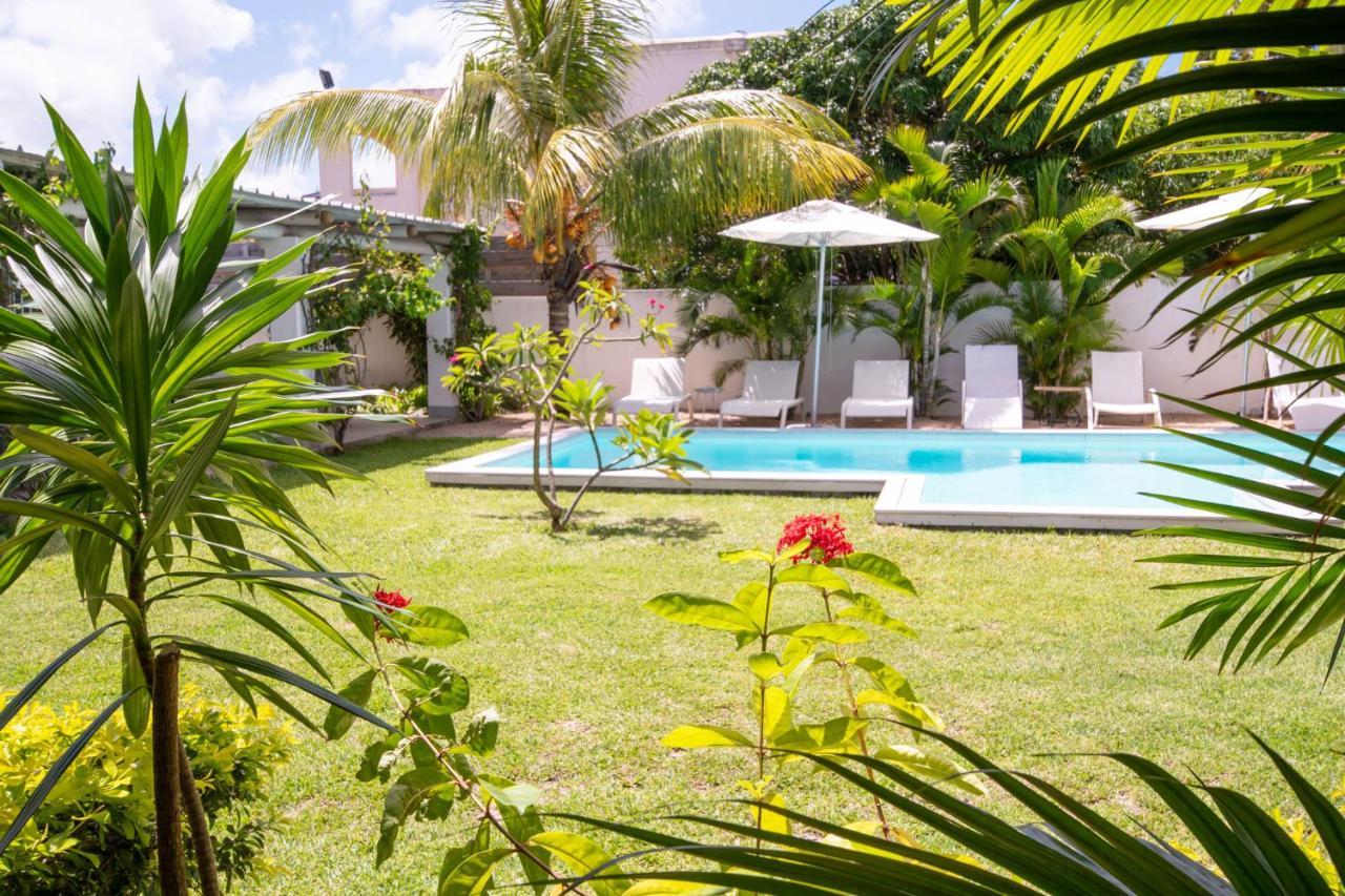 Le Mandala Moris Guesthouse Pointe Aux Canonniers Grand Baie Exterior photo