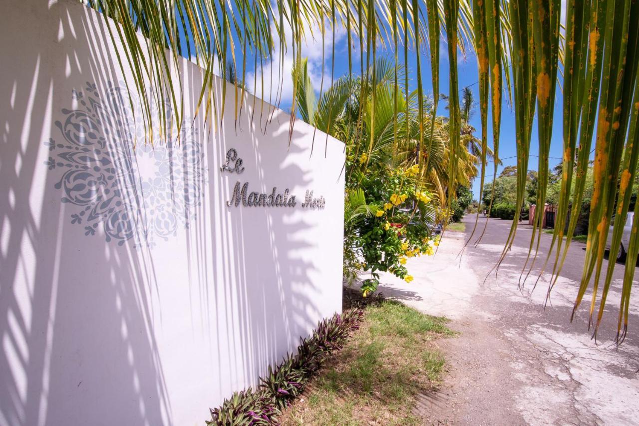 Le Mandala Moris Guesthouse Pointe Aux Canonniers Grand Baie Exterior photo