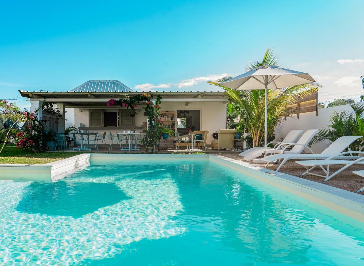 Le Mandala Moris Guesthouse Pointe Aux Canonniers Grand Baie Exterior photo