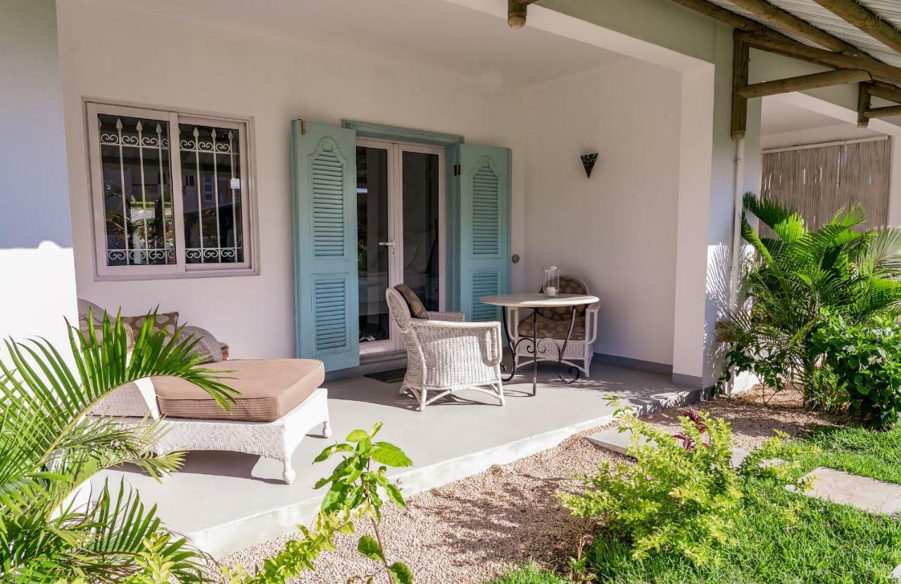 Le Mandala Moris Guesthouse Pointe Aux Canonniers Grand Baie Exterior photo