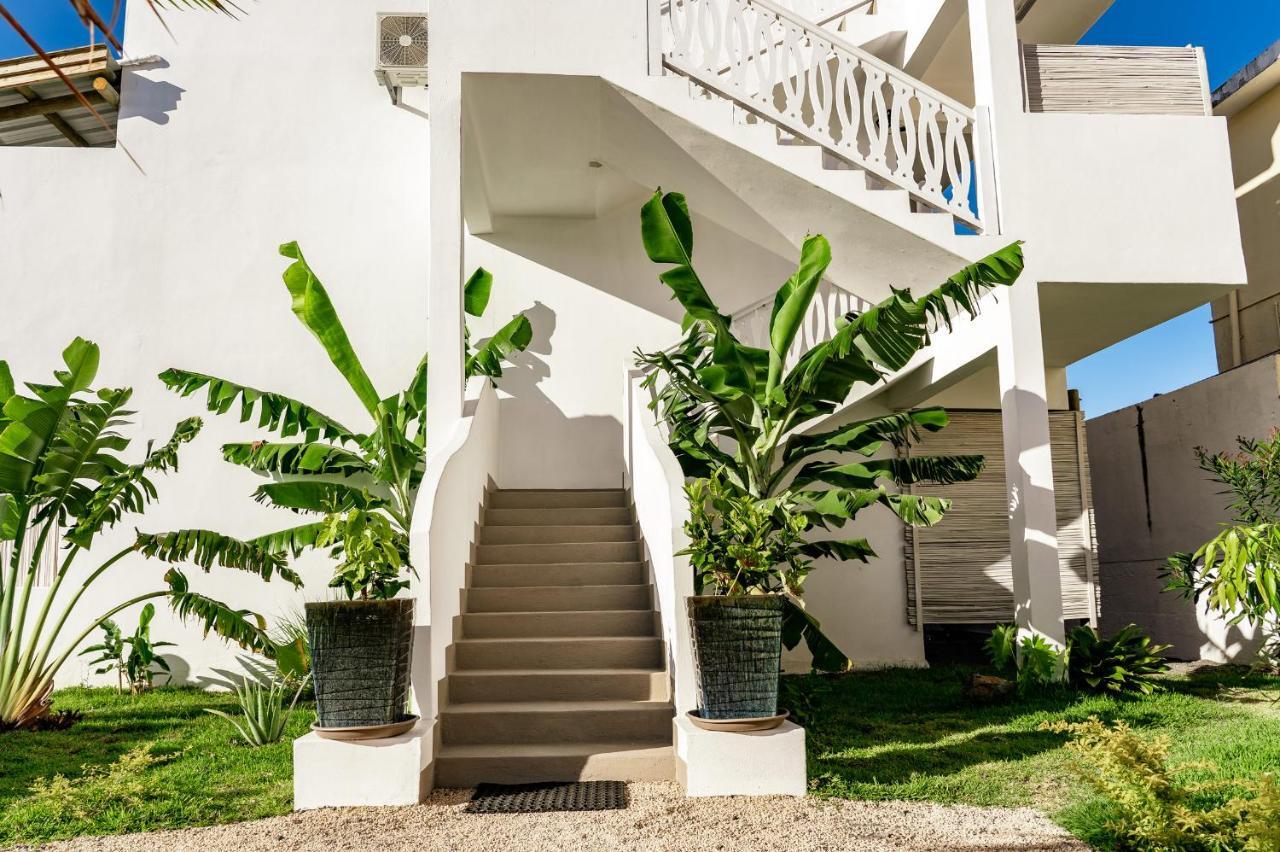 Le Mandala Moris Guesthouse Pointe Aux Canonniers Grand Baie Exterior photo